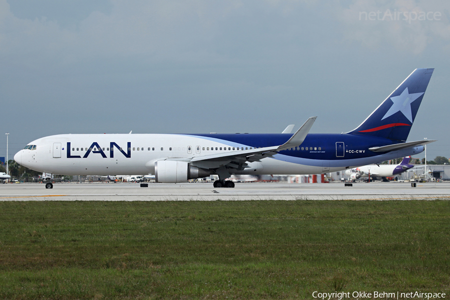 LAN Airlines Boeing 767-316(ER) (CC-CWV) | Photo 36614