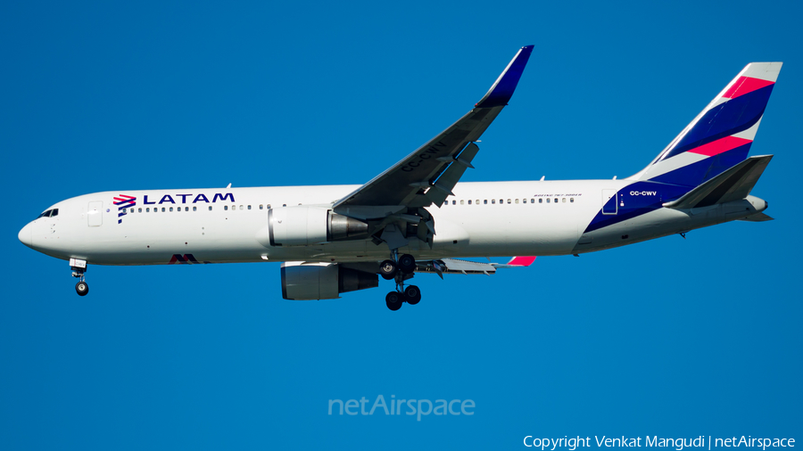 LATAM Airlines Chile Boeing 767-316(ER) (CC-CWV) | Photo 193560