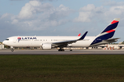 LATAM Airlines Chile Boeing 767-316(ER) (CC-CWV) at  Miami - International, United States