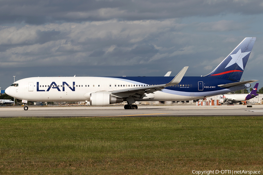 LAN Airlines Boeing 767-316(ER) (CC-CWY) | Photo 134459