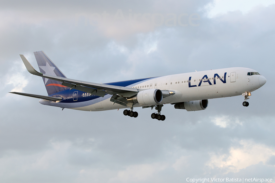 LAN Airlines Boeing 767-316(ER) (CC-CWY) | Photo 221595