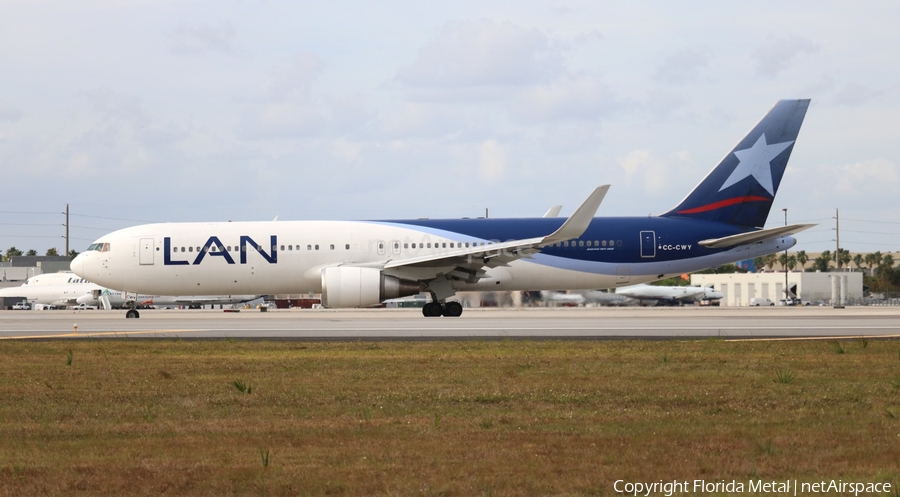 LAN Airlines Boeing 767-316(ER) (CC-CWY) | Photo 336031