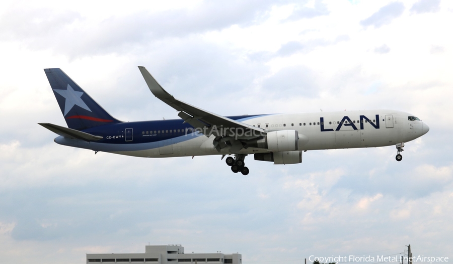 LAN Airlines Boeing 767-316(ER) (CC-CWY) | Photo 336032