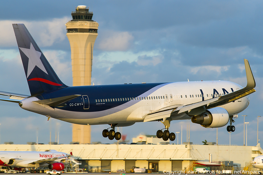 LAN Airlines Boeing 767-316(ER) (CC-CWY) | Photo 66654