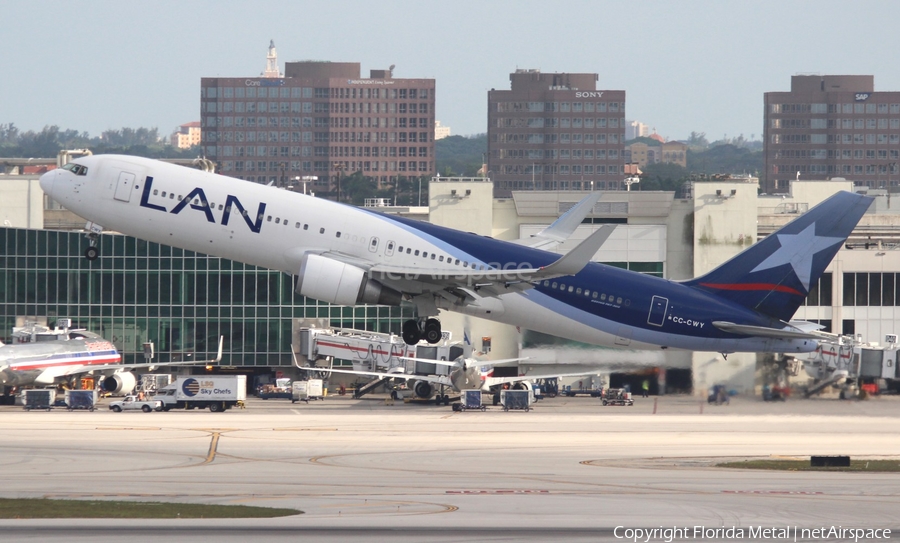 LAN Airlines Boeing 767-316(ER) (CC-CWY) | Photo 556812