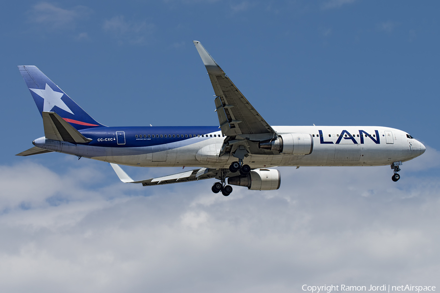 LAN Airlines Boeing 767-316(ER) (CC-CXC) | Photo 165381