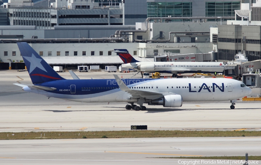 LAN Airlines Boeing 767-316(ER) (CC-CXC) | Photo 309303