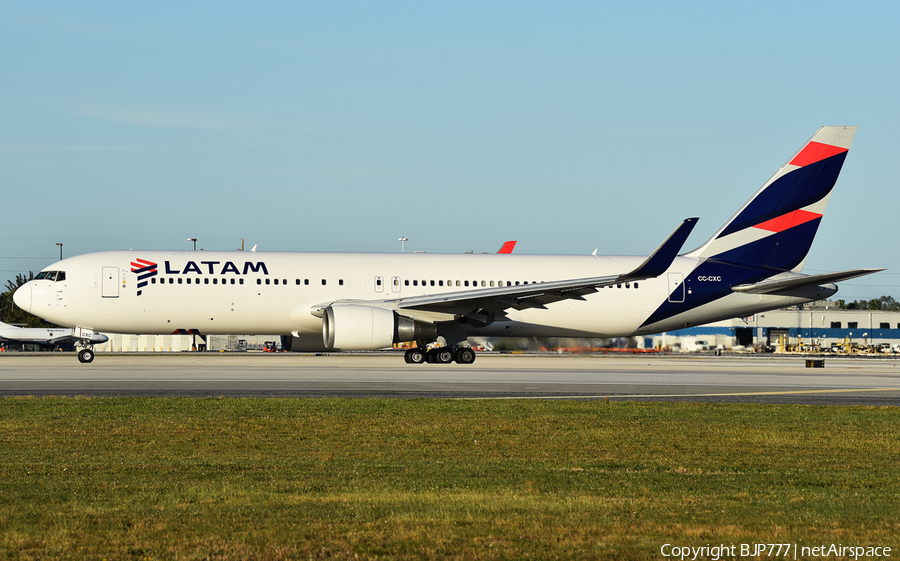 LAN Airlines Boeing 767-316(ER) (CC-CXC) | Photo 368499