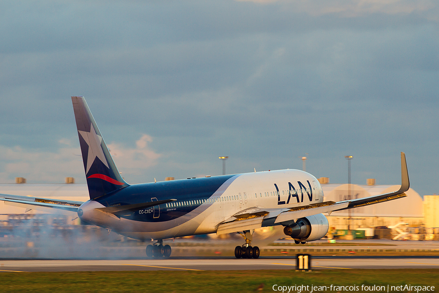 LAN Airlines Boeing 767-316(ER) (CC-CXC) | Photo 66000