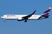 LATAM Airlines Chile Boeing 767-316(ER) (CC-CXC) at  New York - John F. Kennedy International, United States