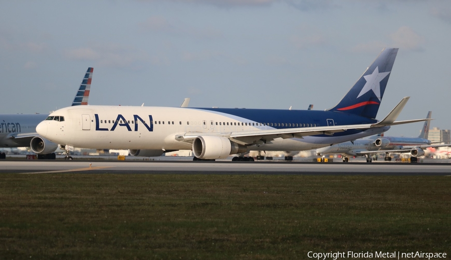 LAN Airlines Boeing 767-316(ER) (CC-CXD) | Photo 556936