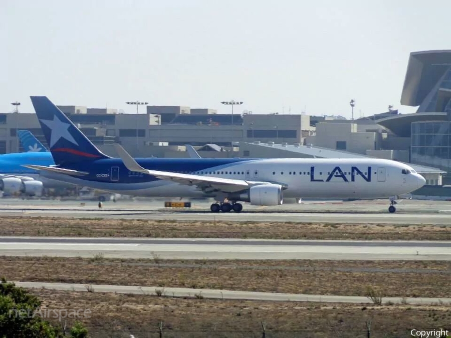 LAN Airlines Boeing 767-316(ER) (CC-CXE) | Photo 59000