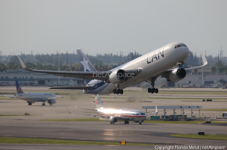 LAN Airlines Boeing 767-316(ER) (CC-CXE) | Photo 297518