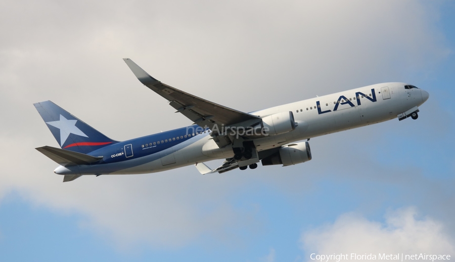 LAN Airlines Boeing 767-316(ER) (CC-CXE) | Photo 557050