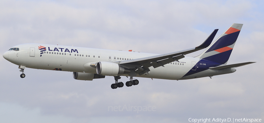 LATAM Airlines Chile Boeing 767-316(ER) (CC-CXE) | Photo 365015