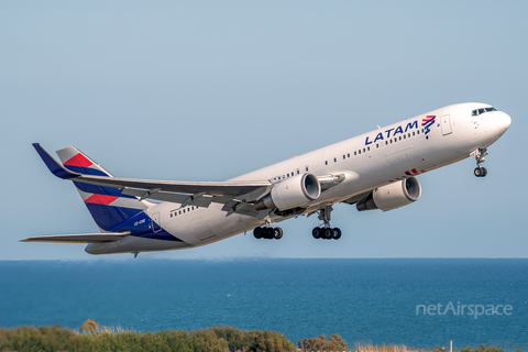 LATAM Airlines Chile Boeing 767-316(ER) (CC-CXE) at  Barcelona - El Prat, Spain