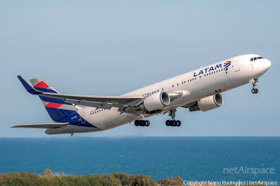 LATAM Airlines Chile Boeing 767-316(ER) (CC-CXE) | Photo 484922