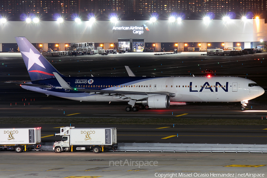 LAN Airlines Boeing 767-316(ER) (CC-CXF) | Photo 73926