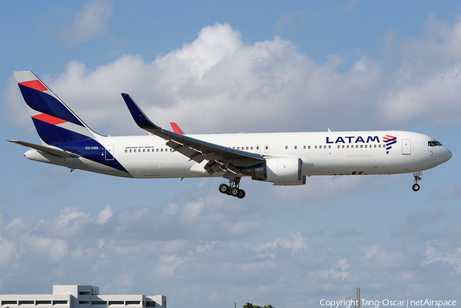 LAN Airlines Boeing 767-316(ER) (CC-CXG) | Photo 458906