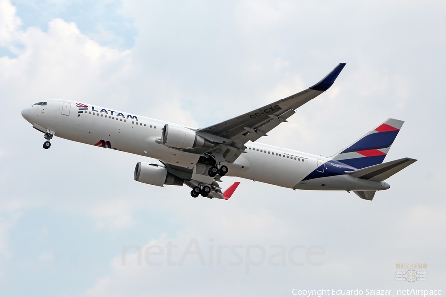 LATAM Airlines Chile Boeing 767-316(ER) (CC-CXG) | Photo 479717
