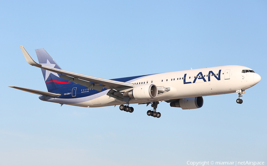 LAN Airlines Boeing 767-316(ER) (CC-CXH) | Photo 63421