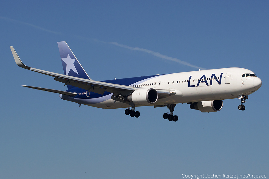 LAN Airlines Boeing 767-316(ER) (CC-CXI) | Photo 104334