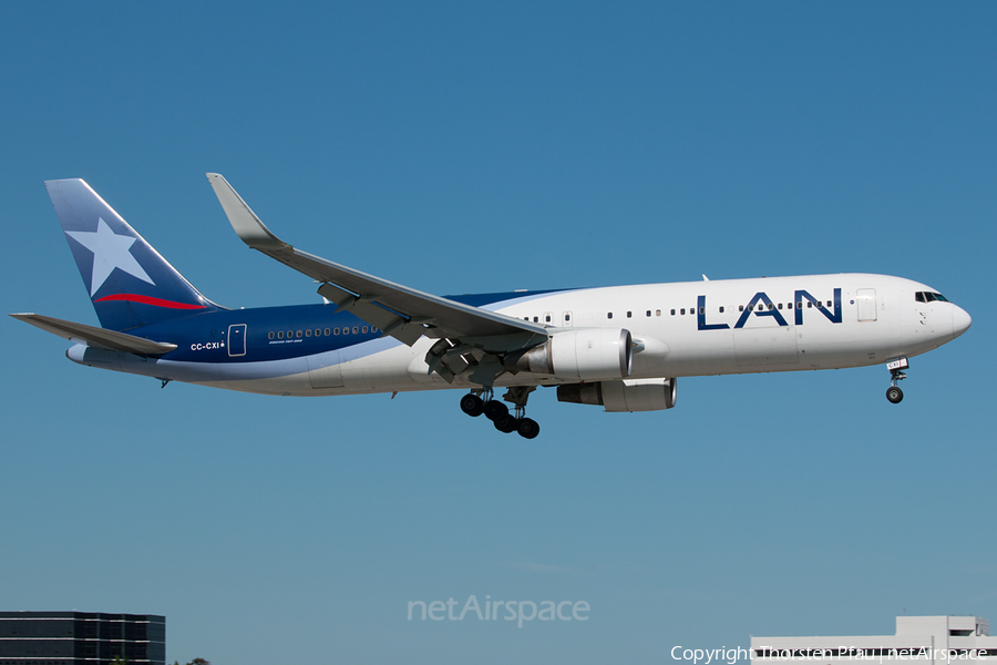 LAN Airlines Boeing 767-316(ER) (CC-CXI) | Photo 133995