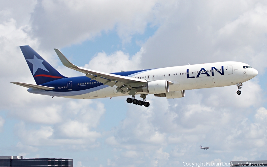 LAN Airlines Boeing 767-316(ER) (CC-CXI) | Photo 324219