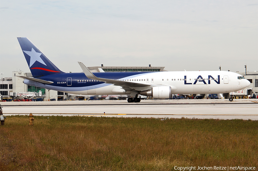 LAN Airlines Boeing 767-316(ER) (CC-CXI) | Photo 41085