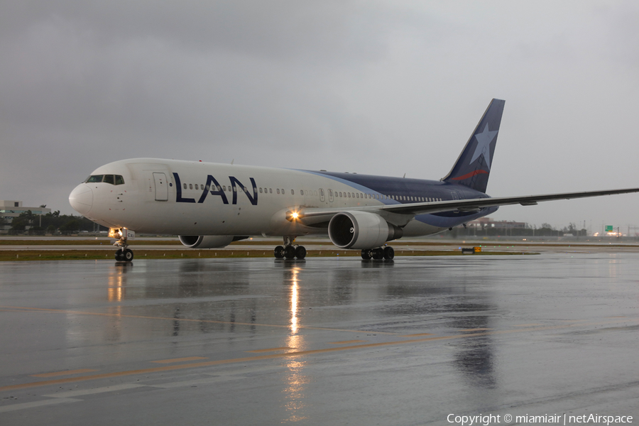 LAN Airlines Boeing 767-316(ER) (CC-CXI) | Photo 95672