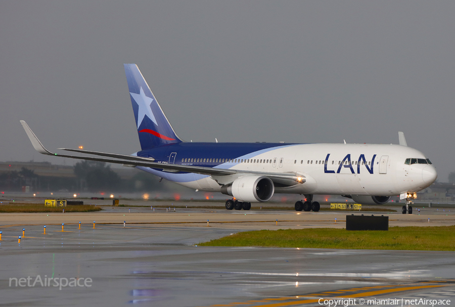 LAN Airlines Boeing 767-316(ER) (CC-CXI) | Photo 95834