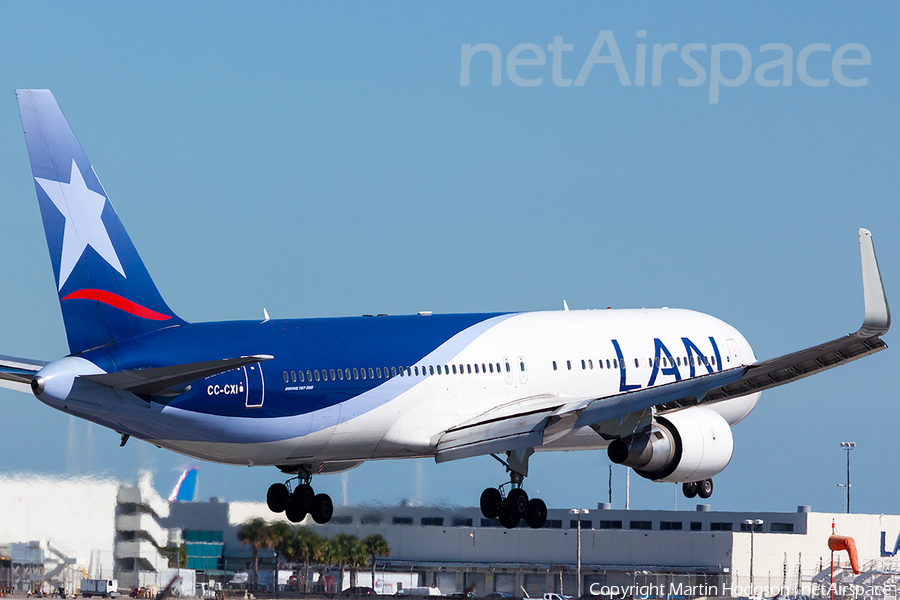 LAN Airlines Boeing 767-316(ER) (CC-CXI) | Photo 96992