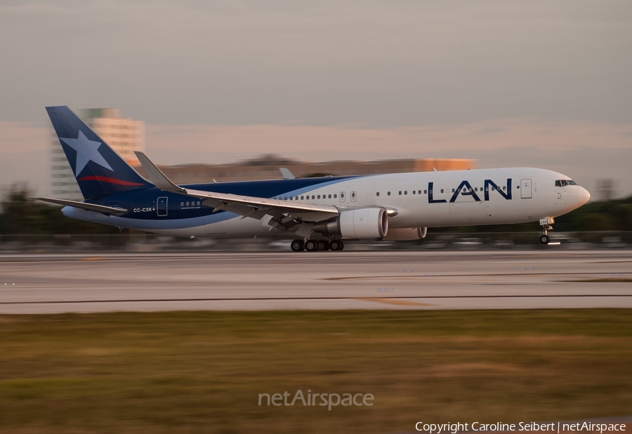 LAN Airlines Boeing 767-316(ER) (CC-CXK) | Photo 239730
