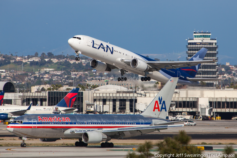 LAN Airlines Boeing 767-31B(ER) (CC-CXL) | Photo 37843