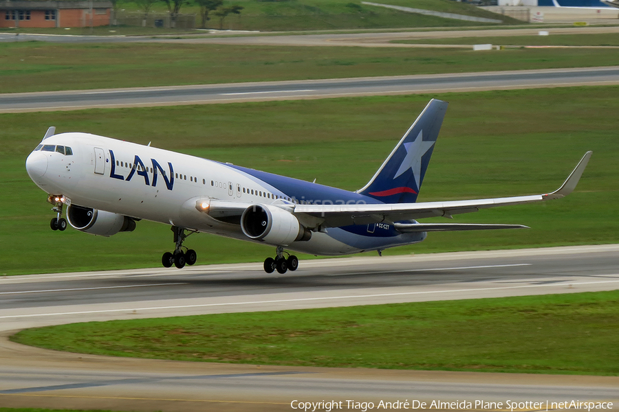 LAN Airlines Boeing 767-316(ER) (CC-CZT) | Photo 360131