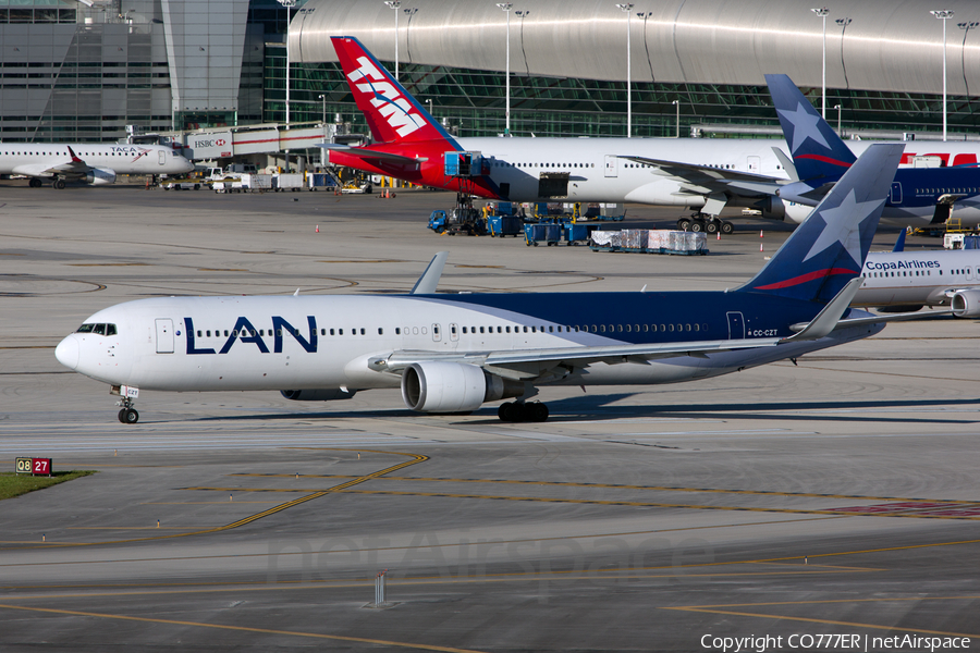 LAN Airlines Boeing 767-316(ER) (CC-CZT) | Photo 38054