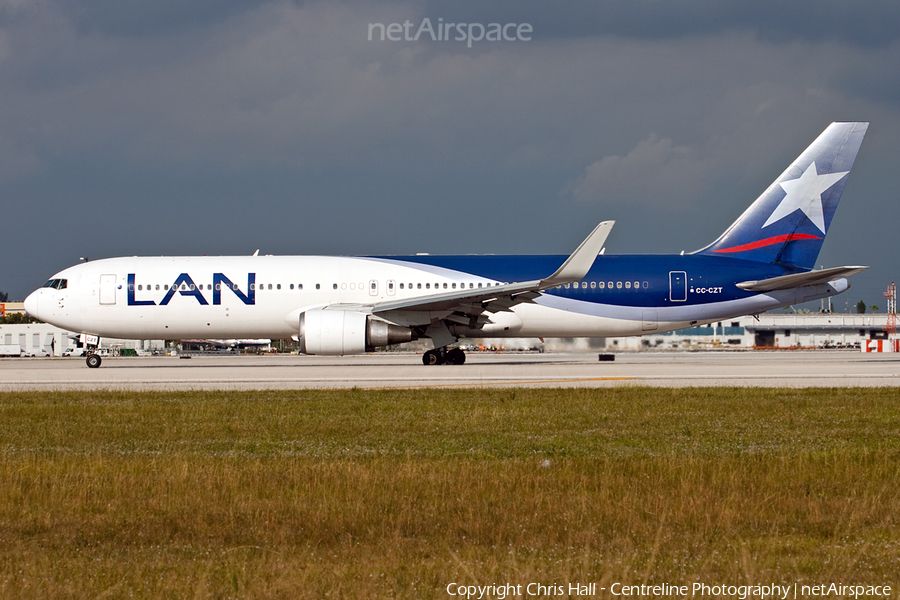 LAN Airlines Boeing 767-316(ER) (CC-CZT) | Photo 39246