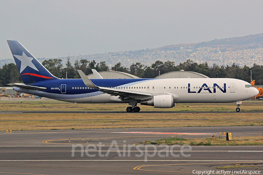 LAN Airlines Boeing 767-316(ER) (CC-CZU) | Photo 399312
