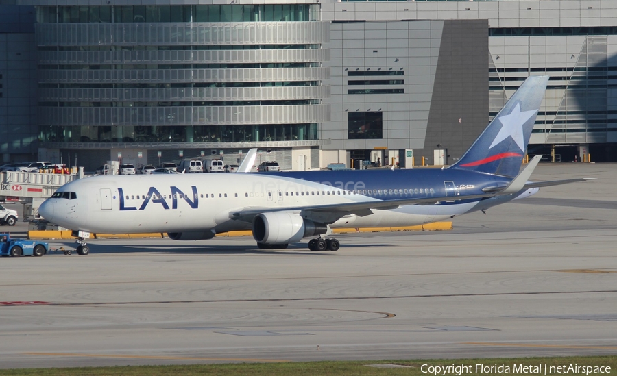 LAN Airlines Boeing 767-316(ER) (CC-CZW) | Photo 557406