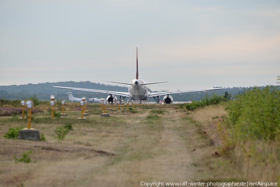 Aviation photo 329370