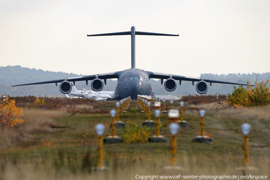 Aviation photo 381764