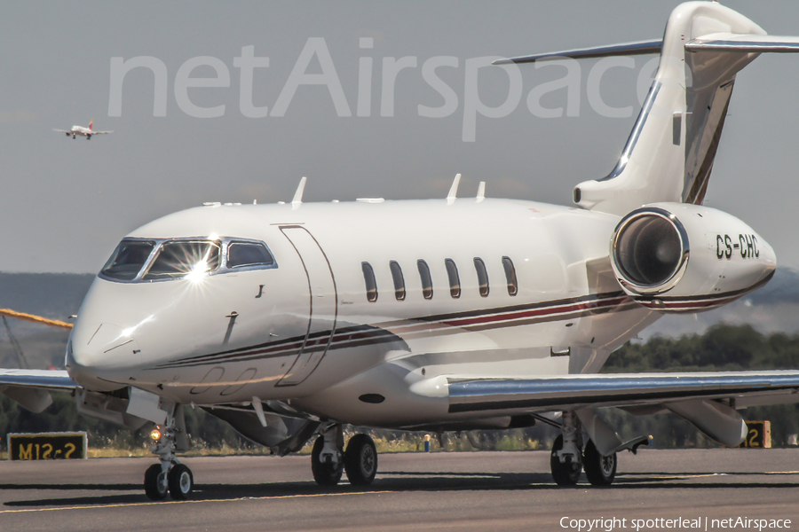 NetJets Europe Bombardier BD-100-1A10 Challenger 350 (CS-CHC) | Photo 202010