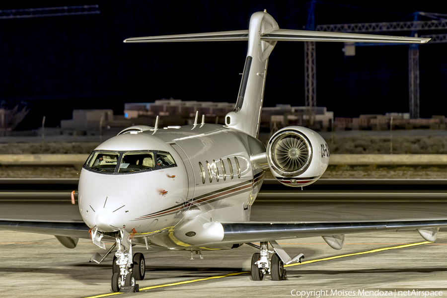 NetJets Europe Bombardier BD-100-1A10 Challenger 350 (CS-CHD) | Photo 155524