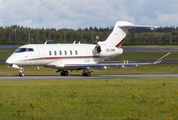 NetJets Europe Bombardier BD-100-1A10 Challenger 350 (CS-CHH) at  Billund, Denmark