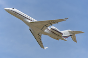NetJets Europe Bombardier BD-700-1A10 Global 6000 (CS-GLE) at  Berlin - Schoenefeld, Germany