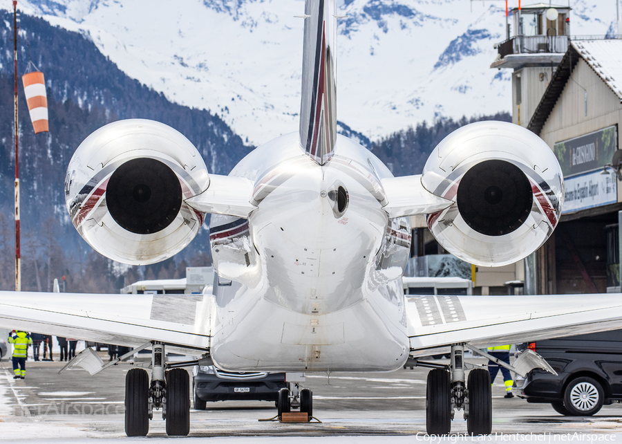 NetJets Europe Bombardier BD-700-1A10 Global 6000 (CS-GLF) | Photo 367268