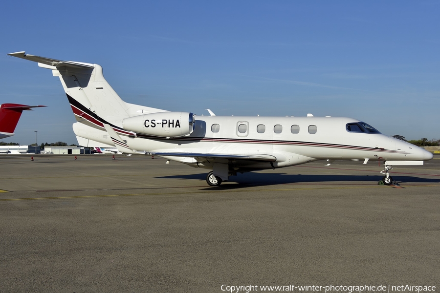 NetJets Europe Embraer EMB-505 Phenom 300 (CS-PHA) | Photo 588833