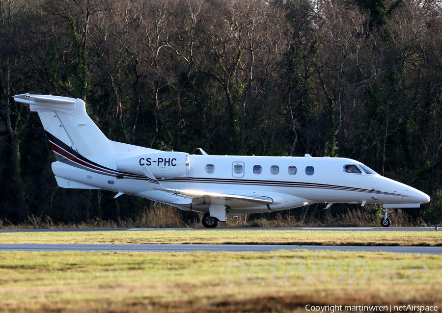 NetJets Europe Embraer EMB-505 Phenom 300 (CS-PHC) | Photo 362203