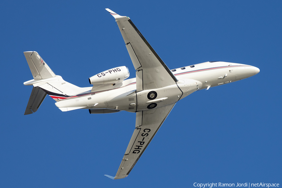 NetJets Europe Embraer EMB-505 Phenom 300 (CS-PHG) | Photo 408069