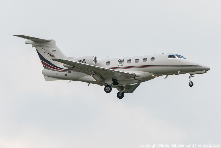 NetJets Europe Embraer EMB-505 Phenom 300 (CS-PHI) | Photo 331005